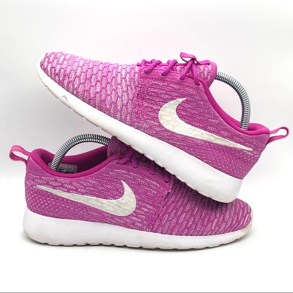 Nike Womens Roshe Run Flyknit Running Shoes - Picture 3 of 8